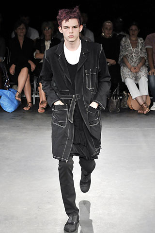 Comme des Garcons / - 2009